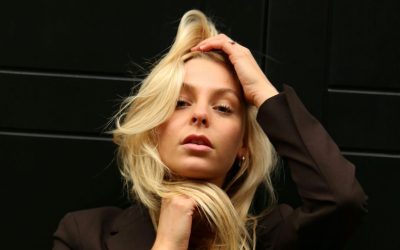 How Do Face Framing Highlights and T-Zone Blonding Differ?